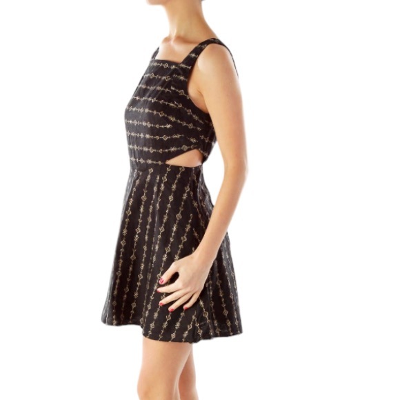 NWT Urban Outfitters Ecote Cut Out A-Line Mini Dress in Black Print Sz 4 - Picture 5 of 16